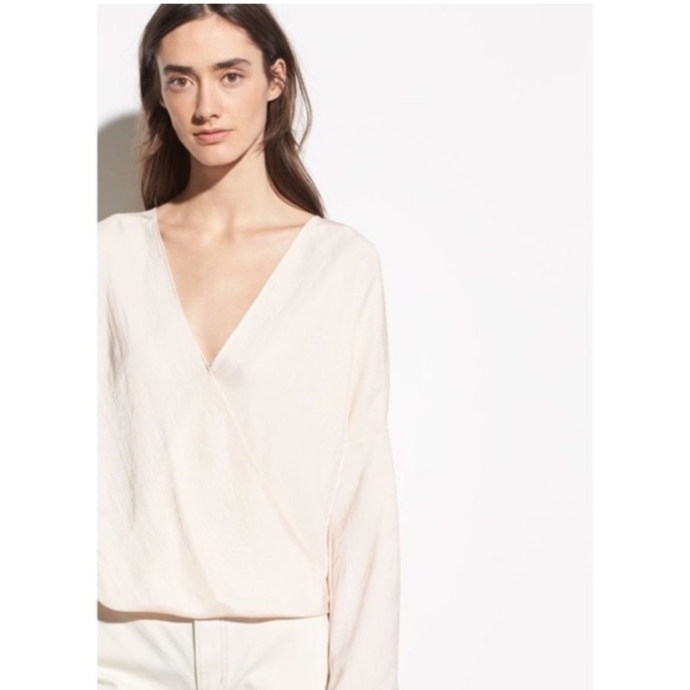 NWT VETTA WRAP TOP WITH BALLOON SLEEVES made in the USA
